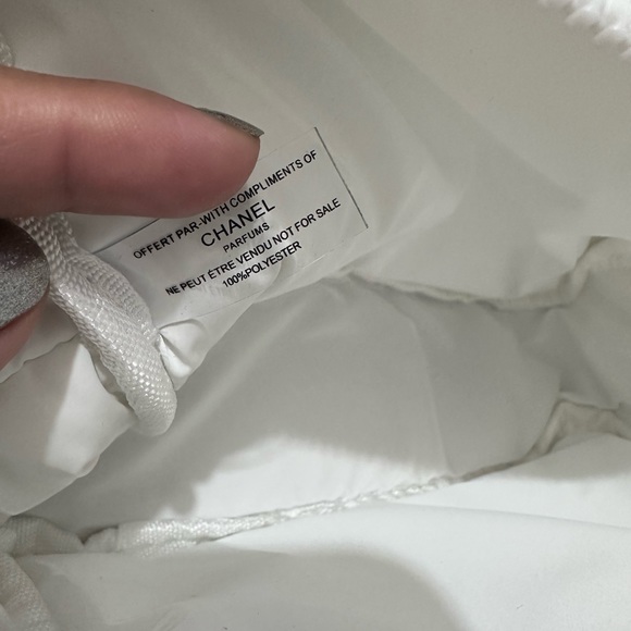 New CHANEL Beauty Imtd ed. Nylon bag - Picture 13 of 13